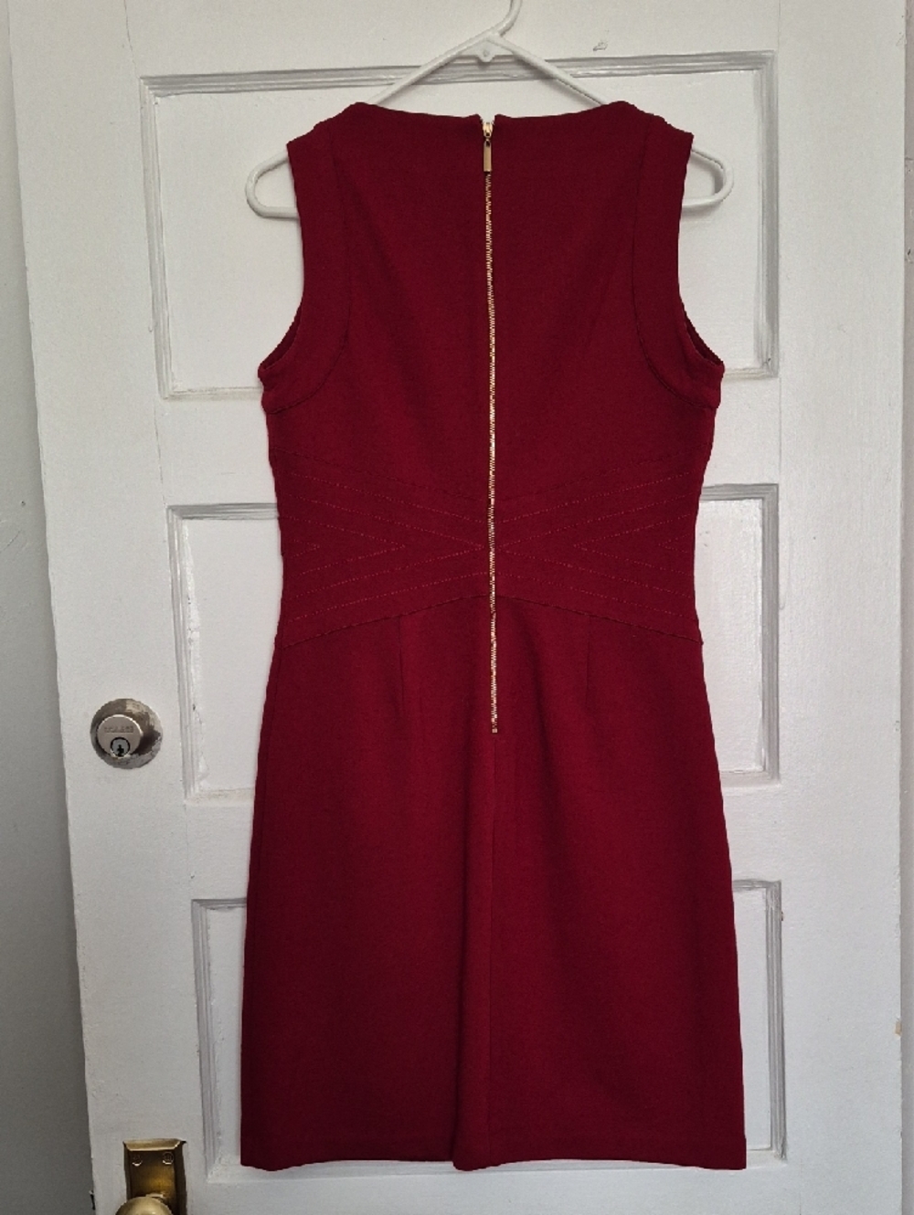 Classic Vixen Red Mini Midi Dress with Gold Tone Zipper. Wedding Guest. Size 8. - Picture 4 of 16